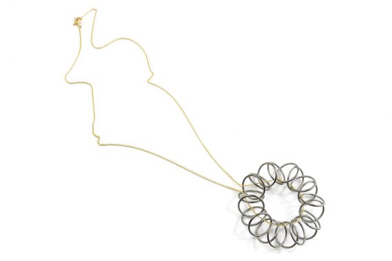 Pendant_Mooncircle_Silver.925°°°_black.Ruthenium_chain.YG.750°°°